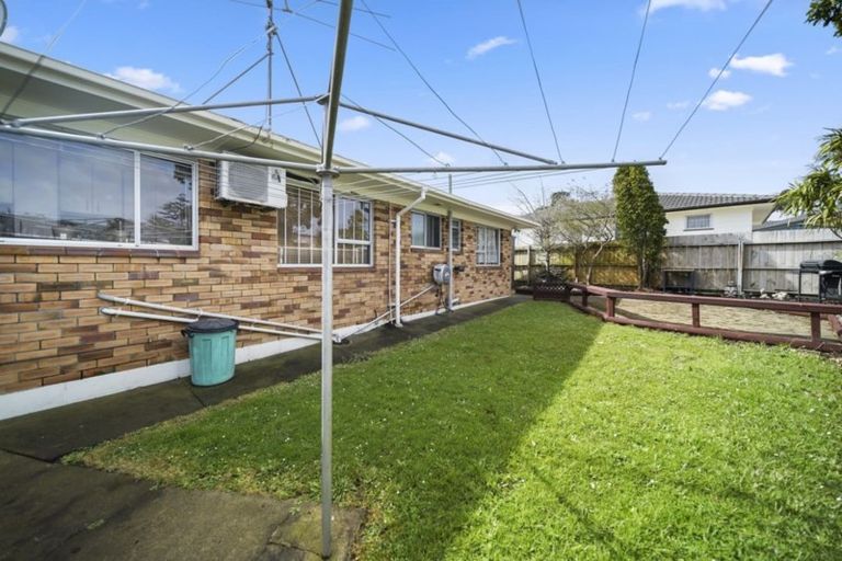 Photo of property in 2/1 Susanne Place, Pakuranga, Auckland, 2010