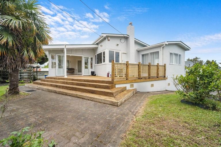 Photo of property in 76 Victory Road, Laingholm, Auckland, 0604