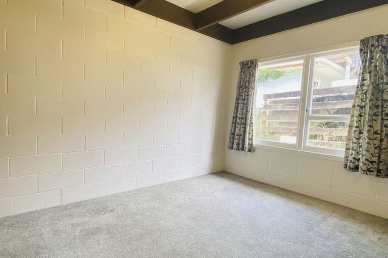 Photo of property in 1/22 Kelston Street, New Lynn, Auckland, 0600