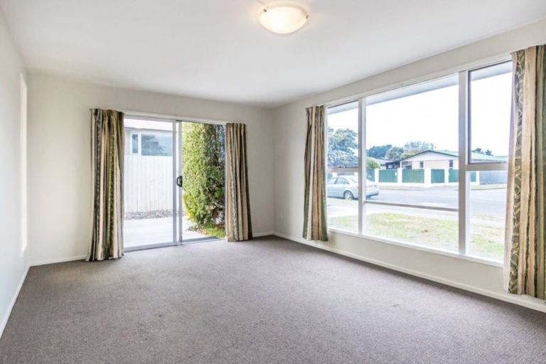 Photo of property in 1/16 Inwoods Road, Parklands, Christchurch, 8083