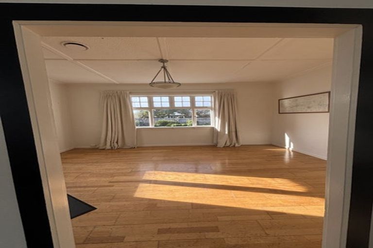 Photo of property in 6 Malcolm Street, Martinborough, 5711