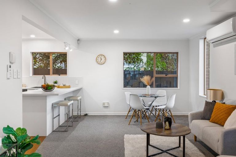 Photo of property in 4/90 Lynwood Road, New Lynn, Auckland, 0600