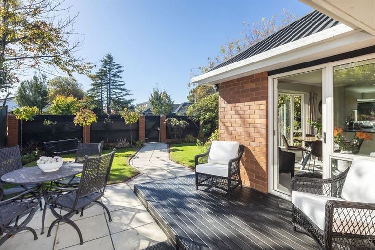 Photo of property in 1/53 Memorial Avenue, Ilam, Christchurch, 8053