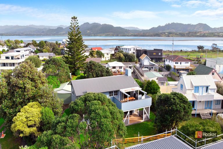 Photo of property in 19 Wakanoi Place, Bowentown, Waihi Beach, 3177