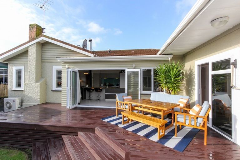 Photo of property in 28 Beach Street, Fitzroy, New Plymouth, 4312