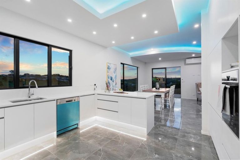 Photo of property in 100 Parkview Drive, Gulf Harbour, Whangaparaoa, 0930