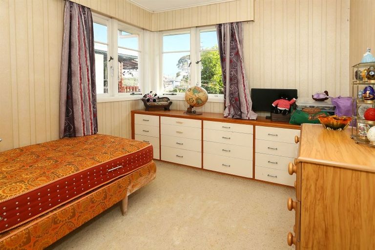 Photo of property in 137 Flanshaw Road, Te Atatu South, Auckland, 0610