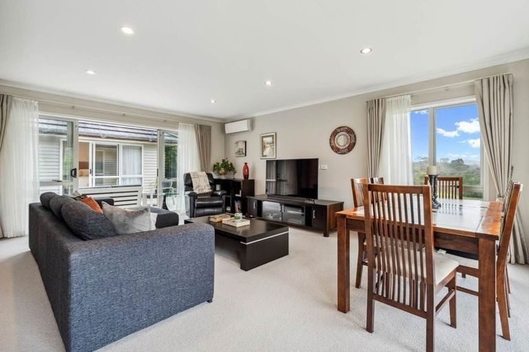 Photo of property in 1 Mural Place, Greenhithe, Auckland, 0632