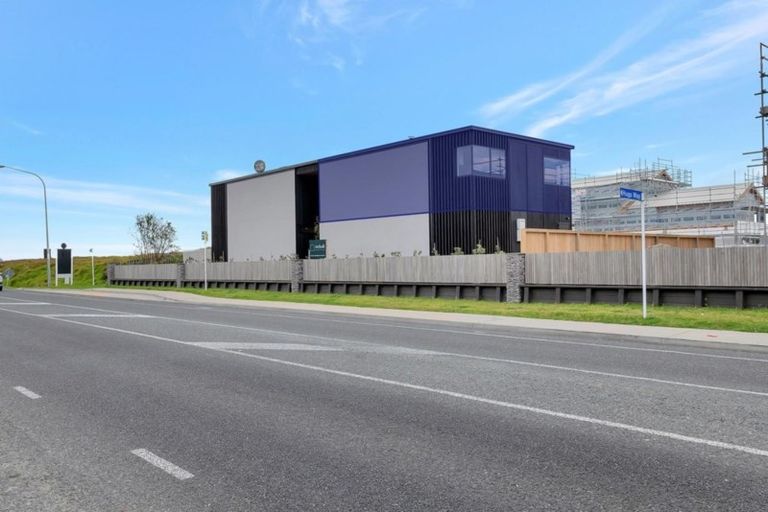 Photo of property in 11 Otira Place, Awapuni, Palmerston North, 4412