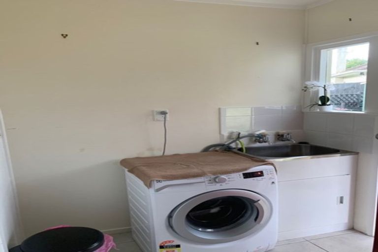 Photo of property in 1/29 Ludlow Terrace, Totara Vale, Auckland, 0627