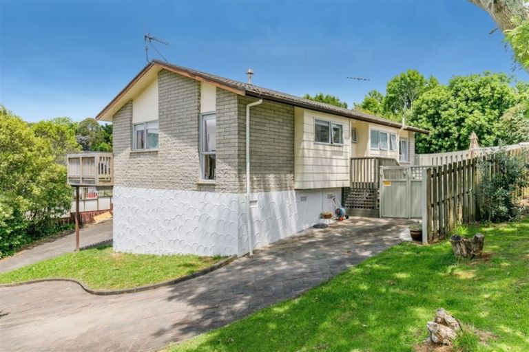Photo of property in 1/13 Redwing Street, Browns Bay, Auckland, 0630
