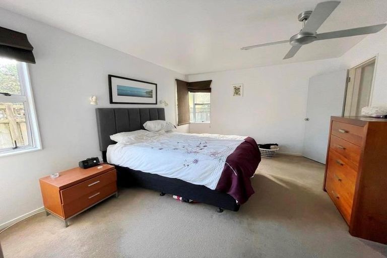 Photo of property in 1/109 Churchill Road, Murrays Bay, Auckland, 0630