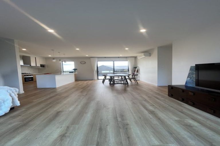 Photo of property in 15 Arawaru Avenue, Wainui, Silverdale, 0992