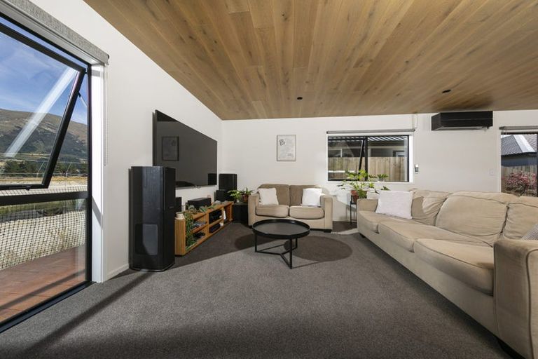 Photo of property in 175 Burdon Loop, Lake Hawea, 9382