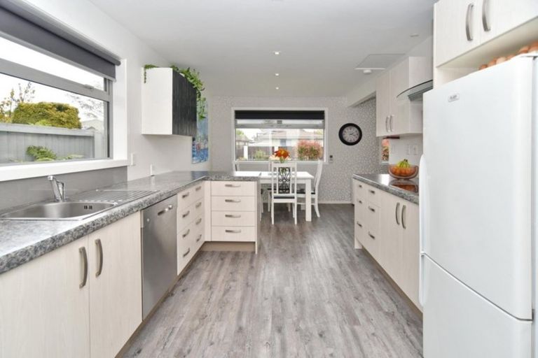 Photo of property in 3 Cam Place, Harewood, Christchurch, 8051