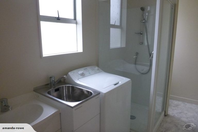 Photo of property in 21/125 Queens Drive, Lyall Bay, Wellington, 6022