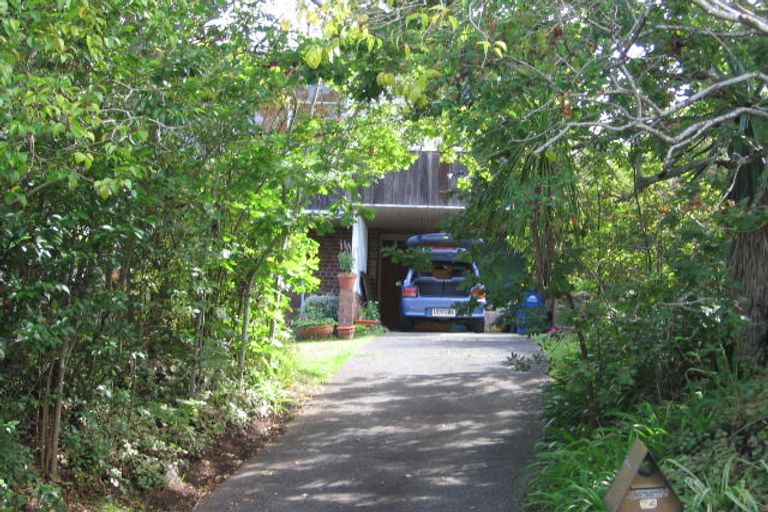 Photo of property in 24 View Road, Campbells Bay, Auckland, 0630