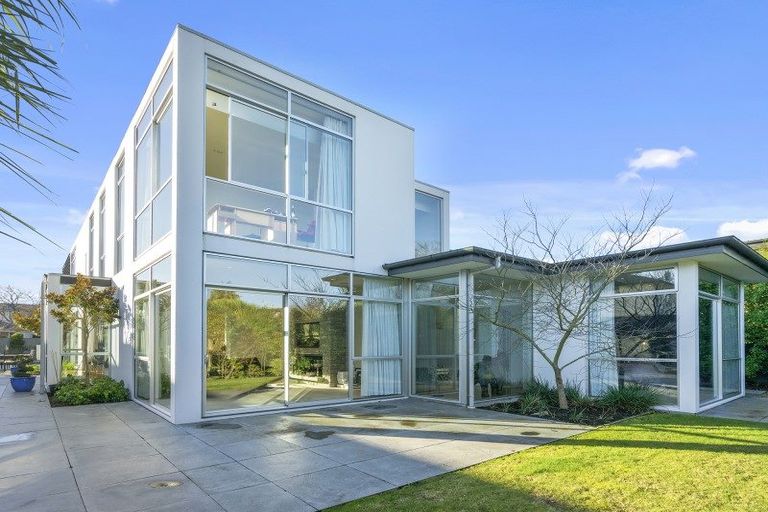 Photo of property in 8 Royds Street, Fendalton, Christchurch, 8014