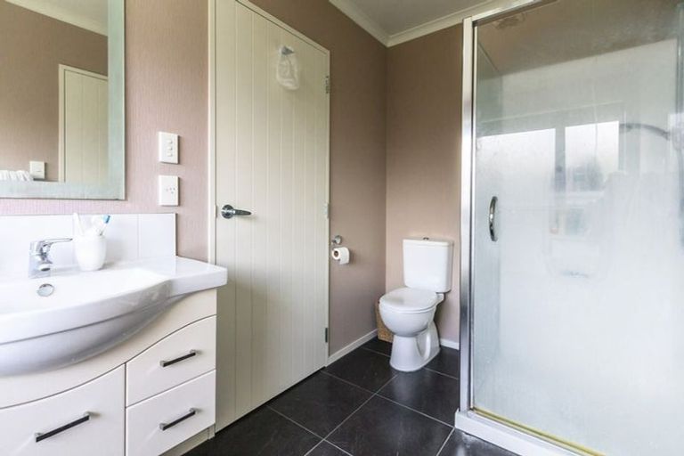 Photo of property in 9 Angelina Way, Kelvin Grove, Palmerston North, 4414