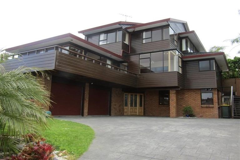 Photo of property in 1/50 Masterton Road, Rothesay Bay, Auckland, 0630