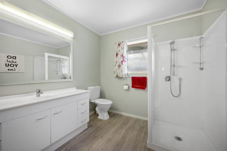 Photo of property in 2/52 Manuka Road, Glenfield, Auckland, 0629