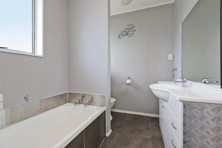 Photo of property in 21 Bowden Place, Whakatu, Hastings, 4102