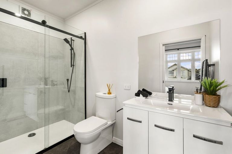 Photo of property in 34 Devonshire Road, Miramar, Wellington, 6022