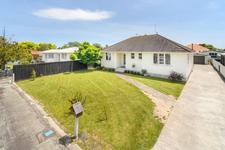 Photo of property in 3 Bristol Crescent, Roslyn, Palmerston North, 4414