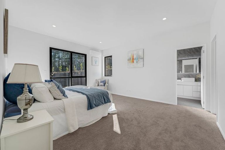 Photo of property in 2 Spudman Rise, Pukekohe, 2120