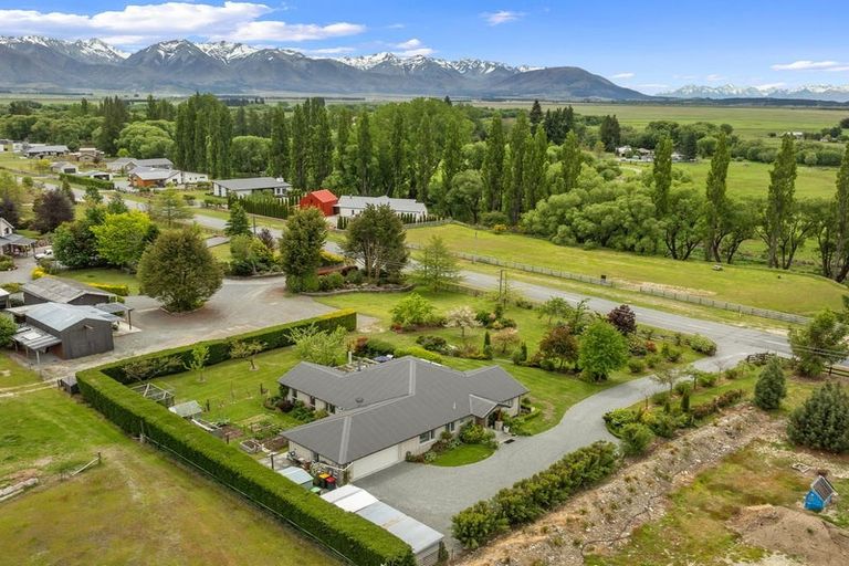 Photo of property in 203 Glen Lyon Road, Twizel, 7901