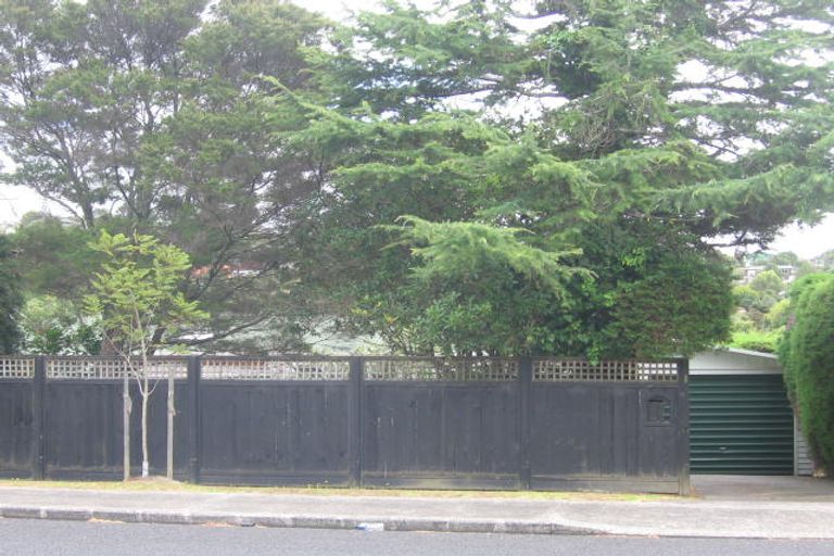 Photo of property in 60 Archers Road, Glenfield, Auckland, 0629