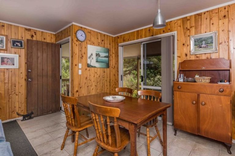 Photo of property in 8 Kaipatiki Rise, Haruru, 0204