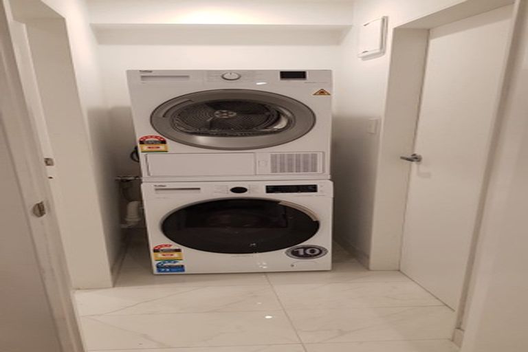 Photo of property in 1/7 Korokoro Road, Korokoro, Lower Hutt, 5012