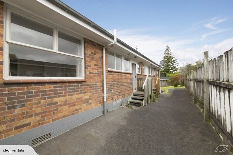 Photo of property in 2/24 Alcock Street, Mount Wellington, Auckland, 1060