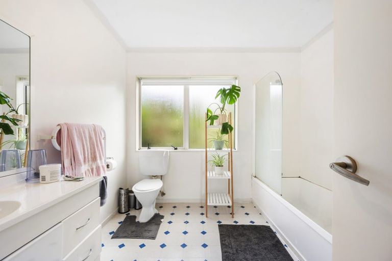 Photo of property in 54 Fortunatus Street, Brooklyn, Wellington, 6021