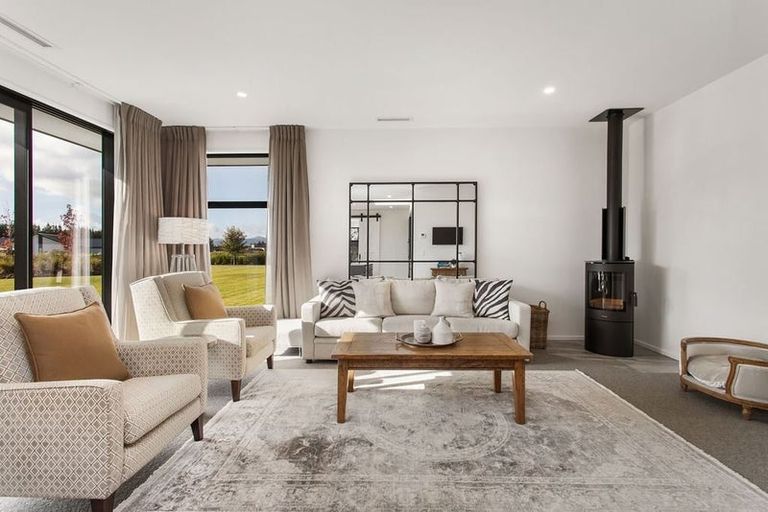 Photo of property in 21 Classiebawn Lane, Prebbleton, 7676