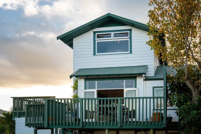 Photo of property in 42 Cameron Road, Bluff Hill, Napier, 4110