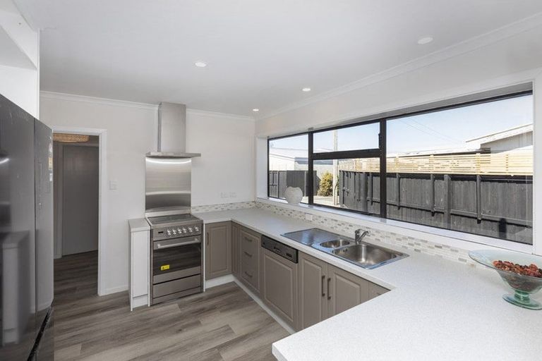 Photo of property in 10 Westerleigh Street, Bishopdale, Christchurch, 8053