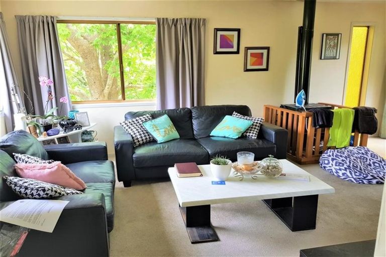 Photo of property in 8 Oldham Place, Browns Bay, Auckland, 0630