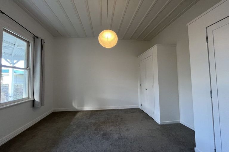 Photo of property in 31 Dunk Place, Milson, Palmerston North, 4414