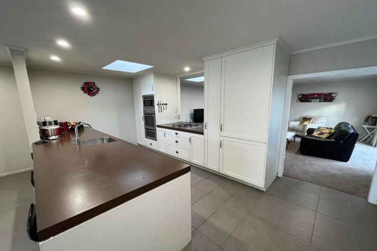 Photo of property in 22a Waiwera Place, Merrilands, New Plymouth, 4312