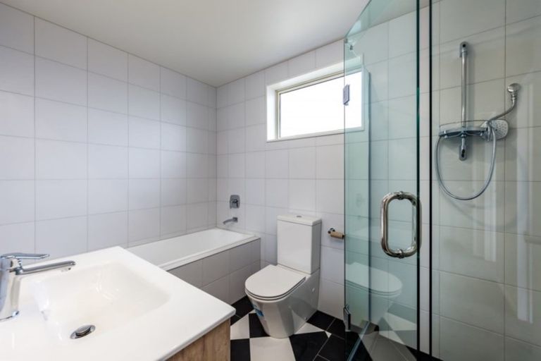 Photo of property in 11 Franheim Crescent, Orewa, 0931