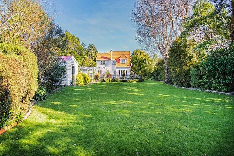 Photo of property in 27 Marina Grove, Hutt Central, Lower Hutt, 5010