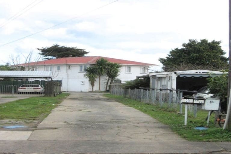 Photo of property in 2/11 Rollerson Street, Papakura, 2110