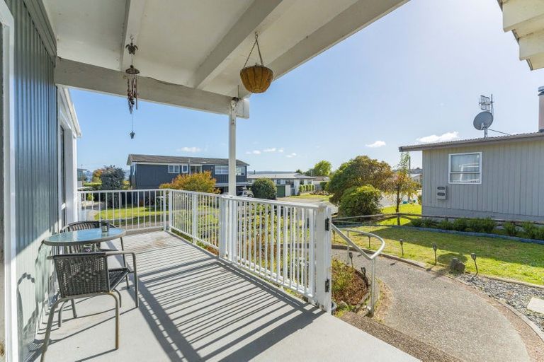 Photo of property in 6 Regents Grove, Richmond Heights, Taupo, 3330