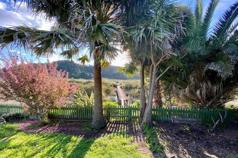 Photo of property in 152 Mayfair Avenue, Whangamata, 3620