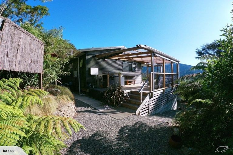 Photo of property in 271 Queen Charlotte Drive, Havelock, Picton, 7281