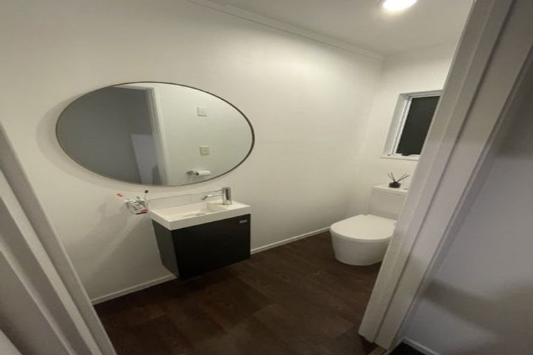 Photo of property in 8 Matipo Road, Te Atatu Peninsula, Auckland, 0610