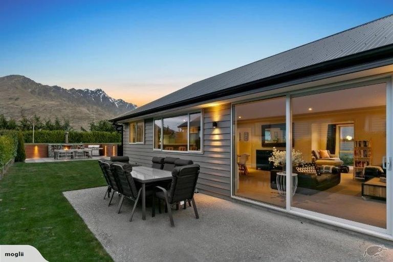 Photo of property in 9 Chandler Lane, Fernhill, Queenstown, 9300