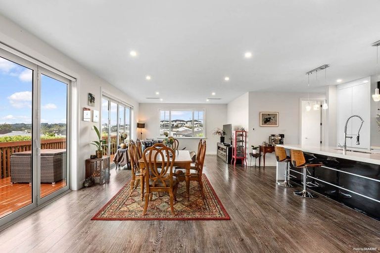 Photo of property in 18 Gumdigger Rise, Silverdale, 0932